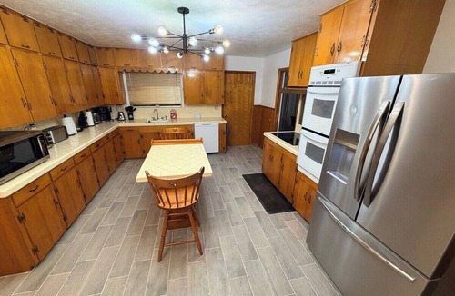 Big Spring House | Spacious 4-bedroom house in pleasant Big Spring with AC