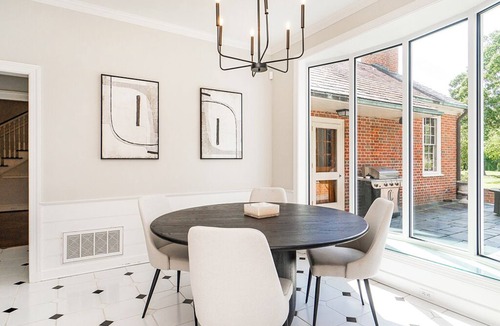 Burlington House | Spacious 4-bedroom house on Golf Course in charming Burlington.
