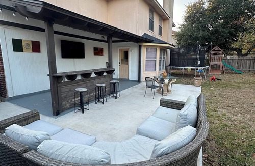 Springbrook House | Spacious 4-bedroom house in charming Round Rock with WiFi, AC