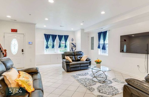 Washington House | Spacious 4-bedroom house in charming Washington with WiFi, AC