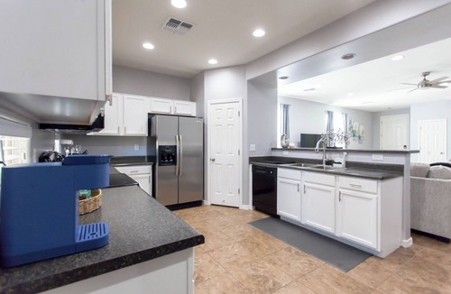 El Mirage House | Spacious 4-bedroom house in amazing El Mirage with AC