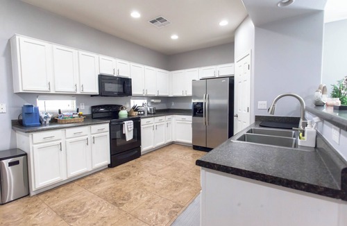 El Mirage House | Spacious 4-bedroom house in amazing El Mirage with AC