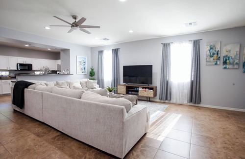 El Mirage House | Spacious 4-bedroom house in amazing El Mirage with AC