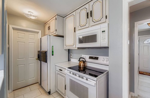 Milwaukee House | Spacious 4-bedroom house in beautiful Milwaukee with AC