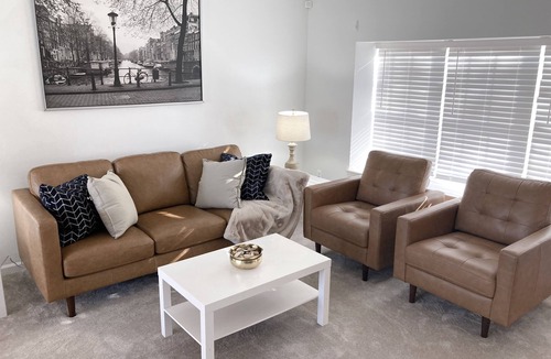 Wayne House | Spacious 4 Bedroom Home in a Quiet Neighborhood