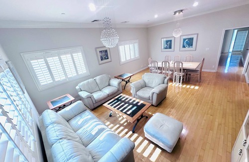 Grandview House | Spacious 4-bedroom house with AC, WiFi in welcoming Glendale