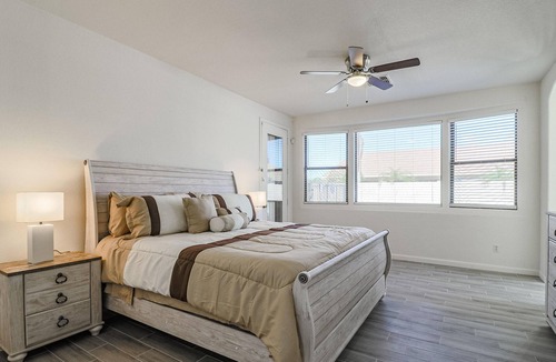 Rovey Farm Estates House | Spacious 4-bedroom house with AC and WiFi in tranquil Glendale, next to Westgate