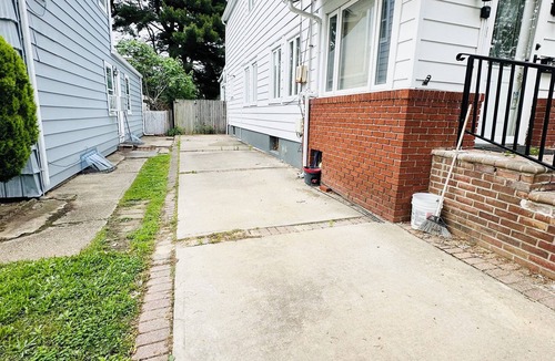 Lynbrook House | Spacious 4-bedroom house in lovely Lynbrook with WiFi, AC free parking