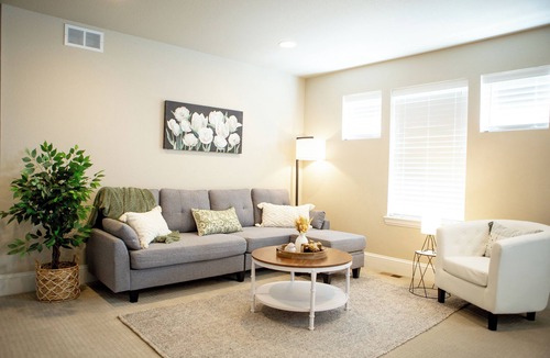 Aurora House | Spacious 4-bedroom house with Home Office and Wifi near Southlands Mall