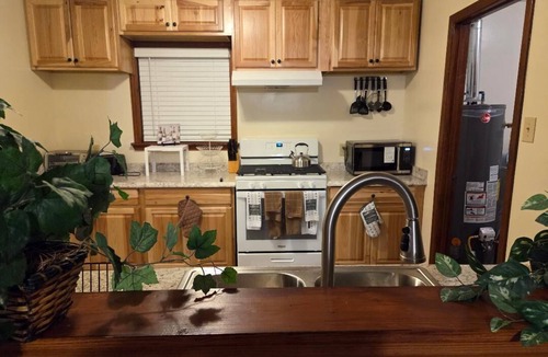 Mobile House | Spacious 4-bedroom house in welcoming Mobile with AC