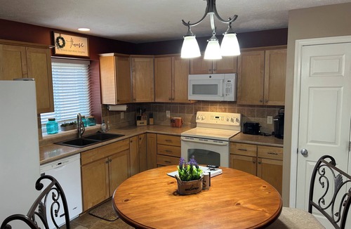 West Omaha House | Spacious 4-bedroom house in charming Omaha with AC