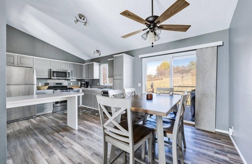 North Central Omaha House | Spacious 4-bedroom house in adorable Omaha with comfort
