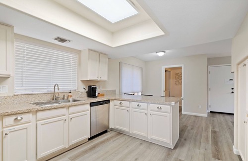 Copper Creek House | Spacious 4-bedroom house in Tucson with pool and beautiful mountain scenery
