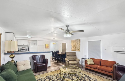 Lorenzo House | Spacious 4-bedroom mobile home with 6 beds
