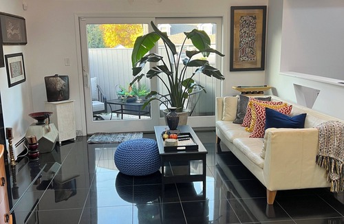 Bristol House | Spacious 4-bedroom Modern Architecture Cozy Getaway with Fitness Room, WiFi