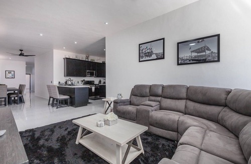 Las Conchas House | Spacious 4-bedroom house in marvelous Las Conchas with AC, WiFi