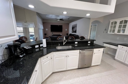 Vero Beach South House | Spacious 4-bedroom pool house with WiFi and AC in charming Vero Beach