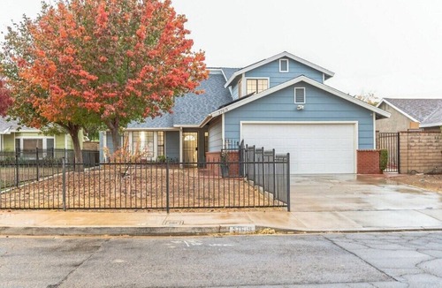 Palmdale House | Spacious 4-bedroom Palmdale Work-Ready Home + Pool