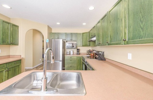 Snow Pine Estates Villa | Spacious 4-Bedroom – Sleeps 12 & Private Hot Tub