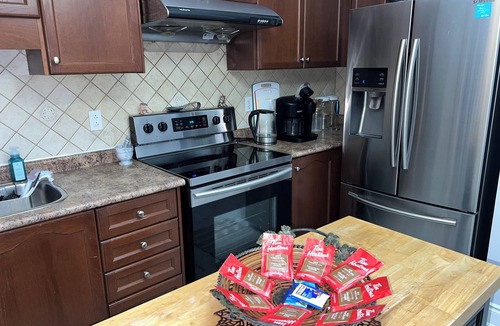 Brampton House | Spacious 4-bedroom townhome in enchanting Brampton with AC, WiFi