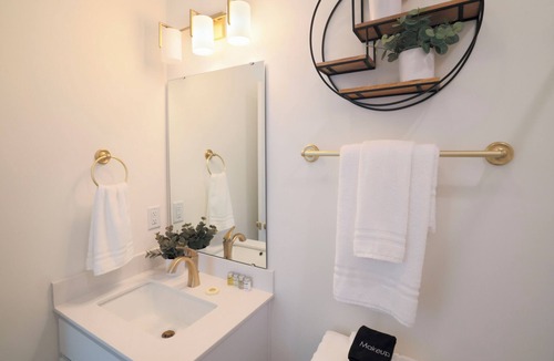 Central House | Spacious 4-bedroom townhome in Central with AC, WiFi. Enjoy your stay