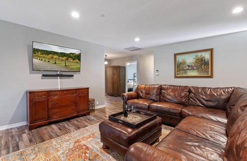 Yacolt House | Spacious 4-Bedroom Farmstay at Pomeroy Cellars