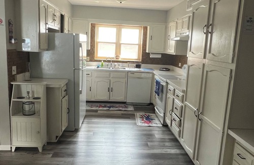 Hainesville Apartment | Spacious 4 Bedroom Rental Above a Fun Antique Store