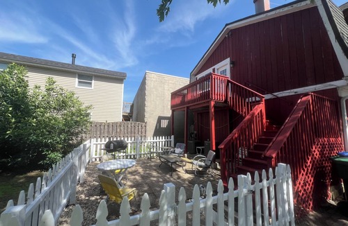 Hainesville Apartment | Spacious 4 Bedroom Rental Above a Fun Antique Store