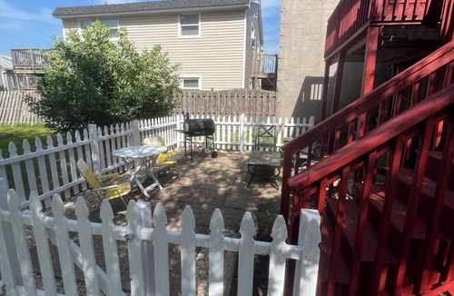 Hainesville Apartment | Spacious 4 Bedroom Rental Above a Fun Antique Store