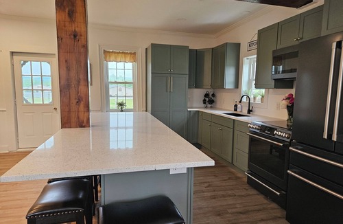 Mifflinburg House | Spacious 4-bedroom Farmhouse with inground pool in Mifflinburg, Pennsylvania