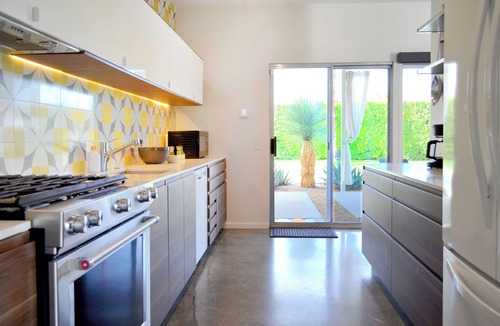 Sunmor House | Spacious 4-bedroom Mid-Century house in Palm Springs