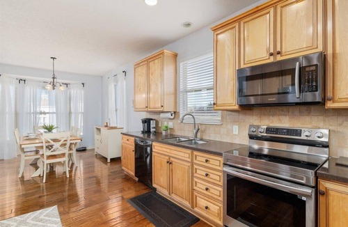 Summit Station House | Spacious 4-bedroom house in awesome Pickerington with fitness room, WiFi