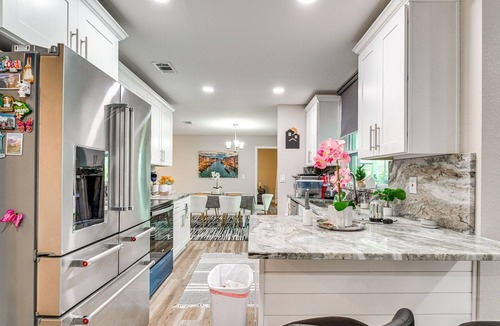 Spring Hill House | Spacious 4-bedroom house with fitness room, WiFi in brilliant Spring Hill