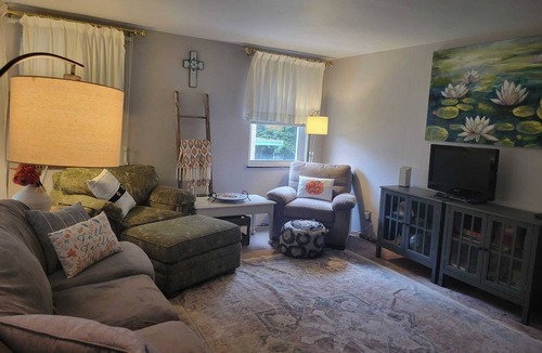 Steubenville House | Spacious 4-bedroom house in charming Steubenville with WiFi