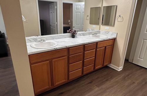 Warrensburg Apartment | Spacious 4-bedroom apartment with WiFi, fitness room in charming Warrensburg