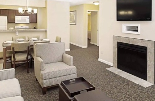 Berkeley Resort | Spacious 4 Bedroom at the Historic Powhatan Resort