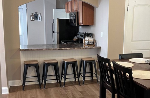 Hamilton House | Spacious 4-Bedroom Victorian in Downtown Hamilton