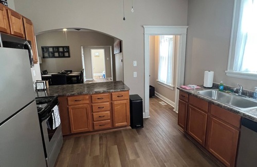 Hamilton House | Spacious 4-Bedroom Victorian in Downtown Hamilton