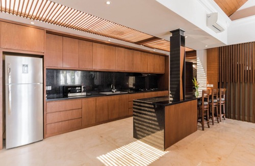 Kuta Selatan Villa | Spacious 4-bedroom villa by the sea in Benoa bay - Nusa Dua