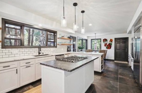 Durango House | Spacious 4-BR Family Retreat with Hot Tub in the heart of Animas Valley!