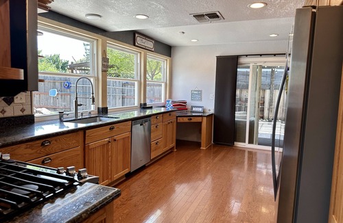 Nut Tree House | Spacious 4 BR Home, with Fireplace, Wet Bar, Pool, & indoor Jacuzzi tub.