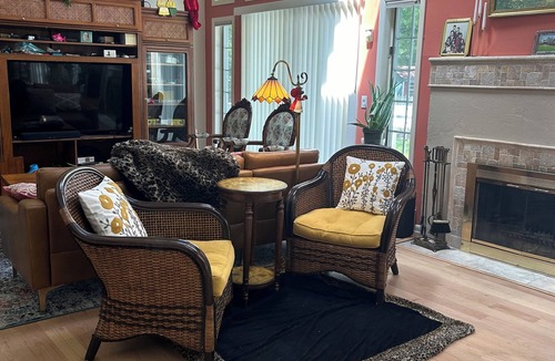 Ridge House | Spacious 4 BR house with swimming pool, AC, WiFi in wonderful Wading River