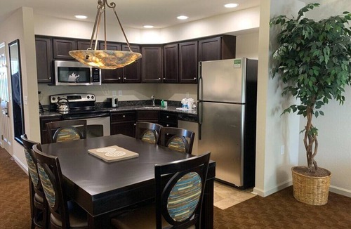 Williamsburg Apartment | Spacious 4 BR | The Colonies At Williamsburg