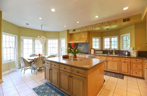 East Pasadena Villa | Spacious 4b3.5b House w/Swimming Pool in Pasadena