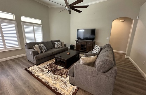 Merced House | Spacious 4BD 2BA- Home Near UC Merced