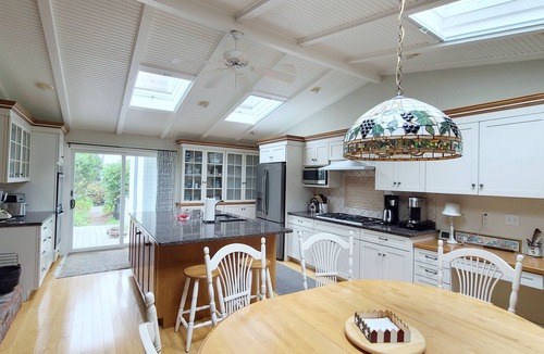 Wellfleet House | Spacious 4BD-A/C, Patio, Walk to Mayo Beach & Wellfleet Town Center