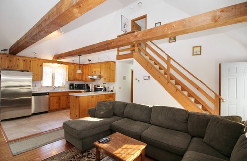 Wellfleet House | Spacious 4BD-Central A/C, Screen Porch, Deck, Outdoor Shower, Walk to Dyer Pond