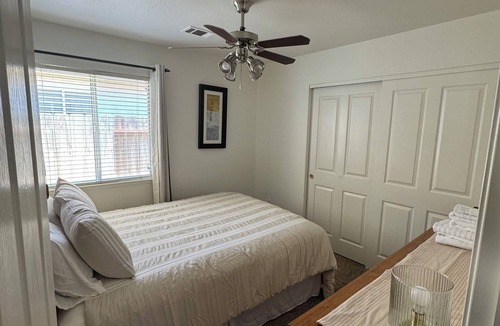 Turlock House | Spacious 4bdr 2bth vacation retreat
