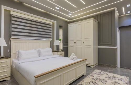 Al Duqqi Apartment | Spacious 4BDR Apartment Nile View