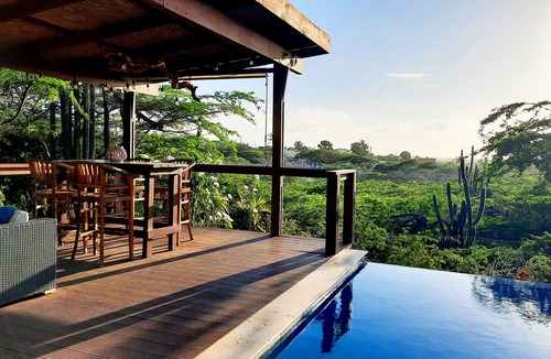 Soledad Villa | Spacious 4bed - 3bath villa w infinity pool and lush surroundings.